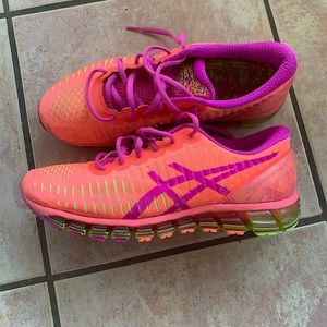 ASICS Sneakers Size 10. Great shoe, lightly worn.